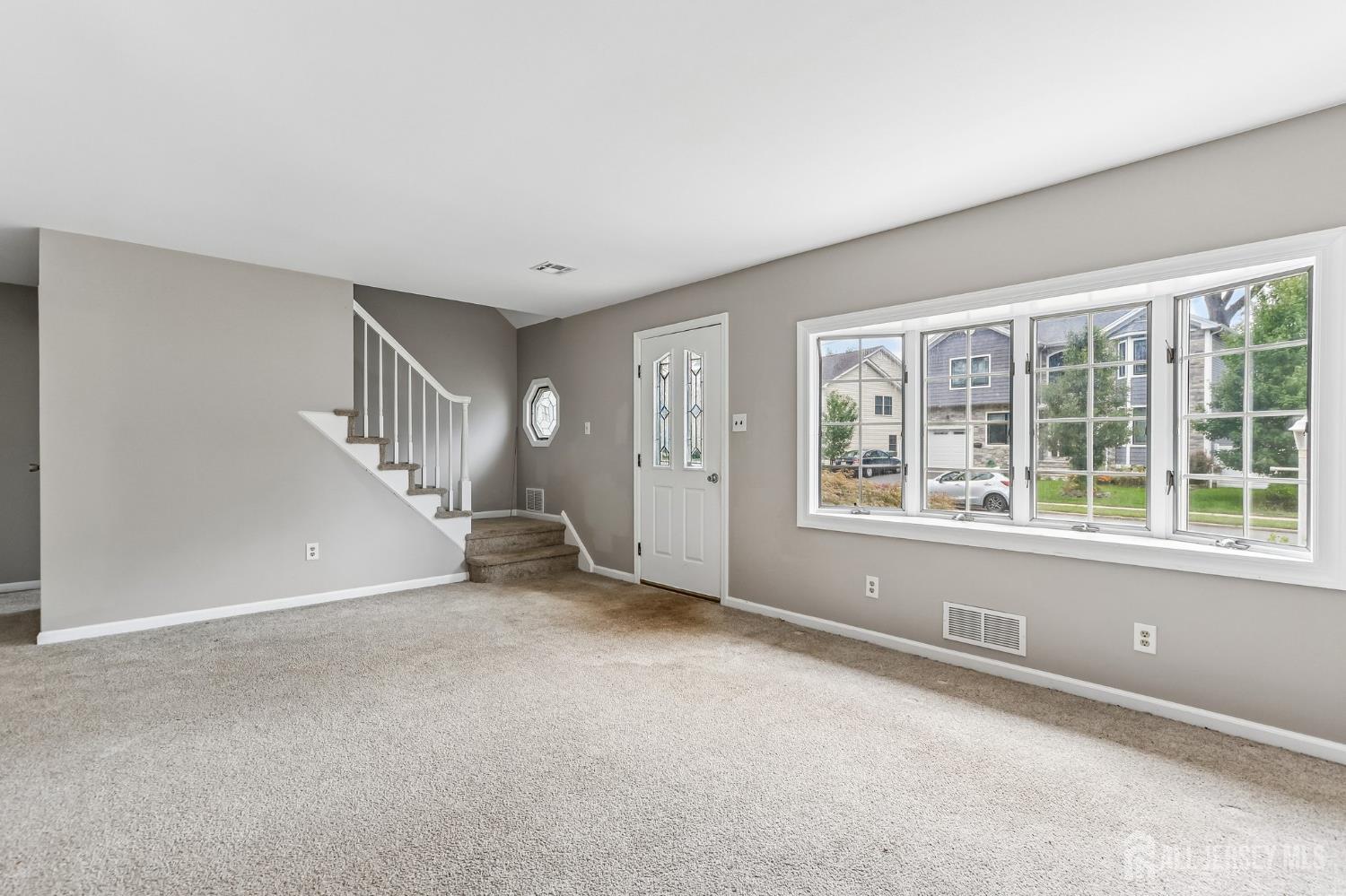 33 Caldwell Road, Edison, NJ 08817 | Realty.com
