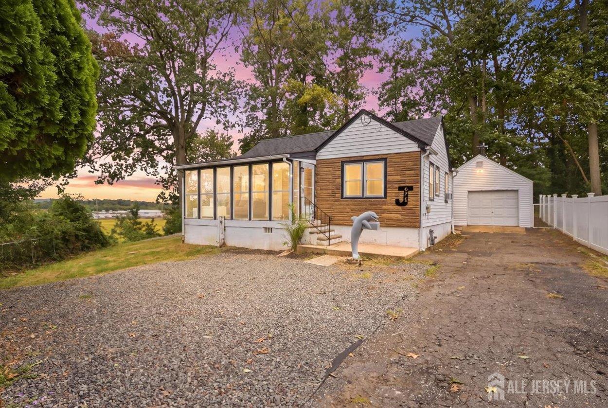 471 Beverly Drive — photo