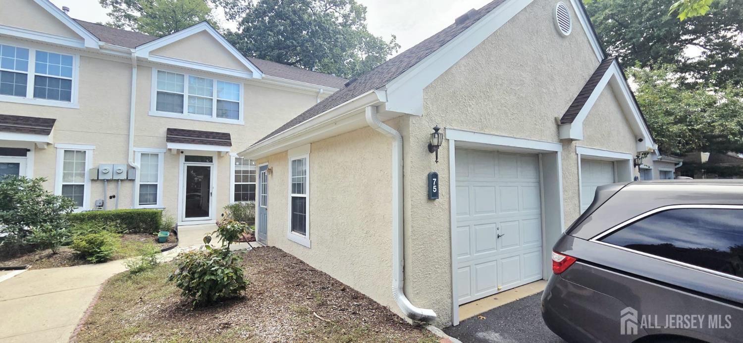 75 Ashford Drive — photo