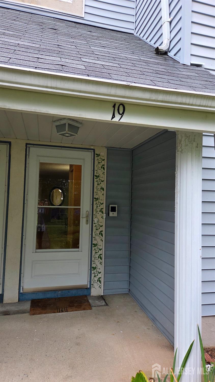 19 Tanglewood Court — photo