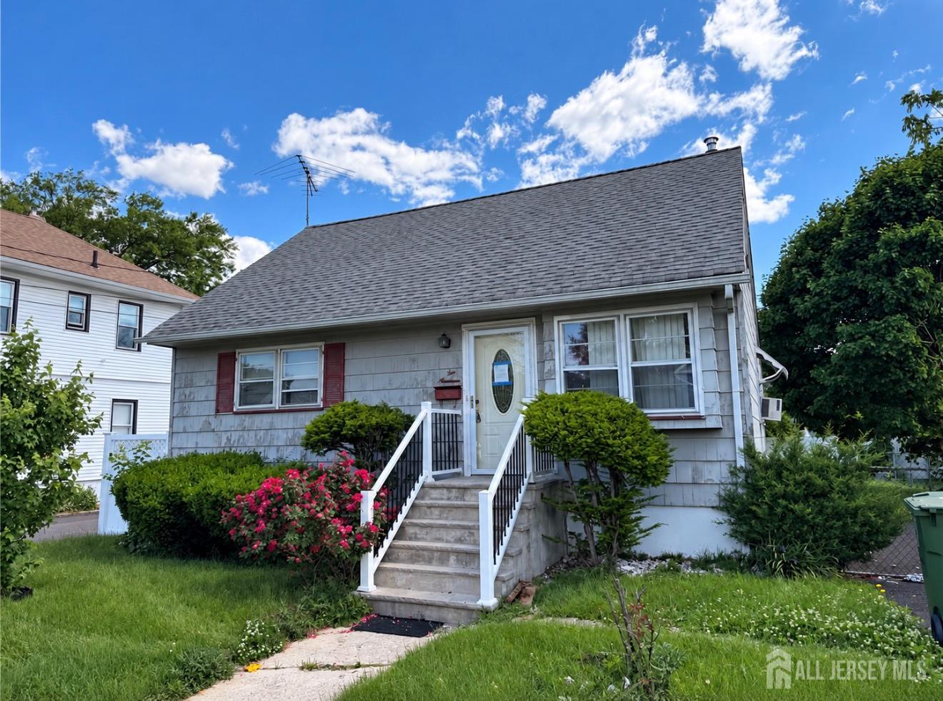 219 Victory Street — photo