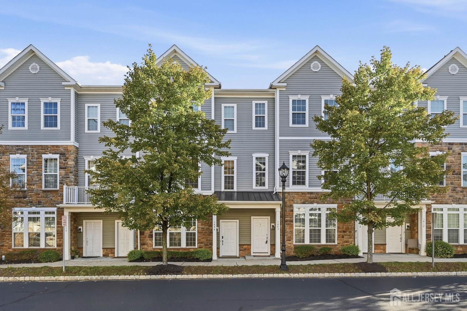 1424 Hudson Circle — photo