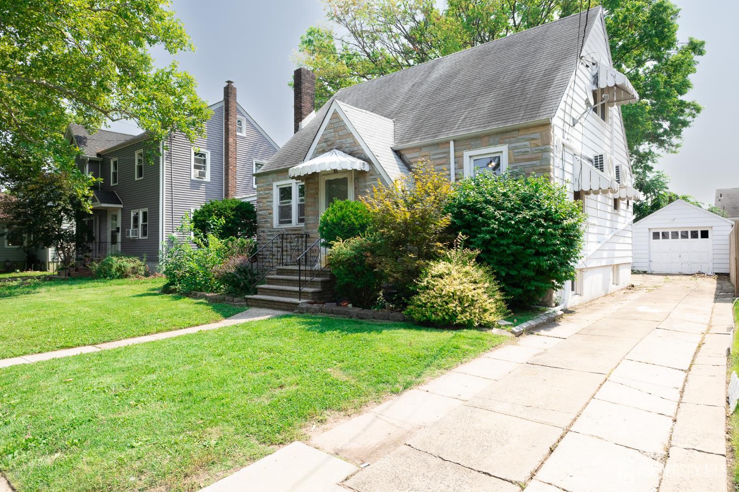 18 Cypress Street — photo