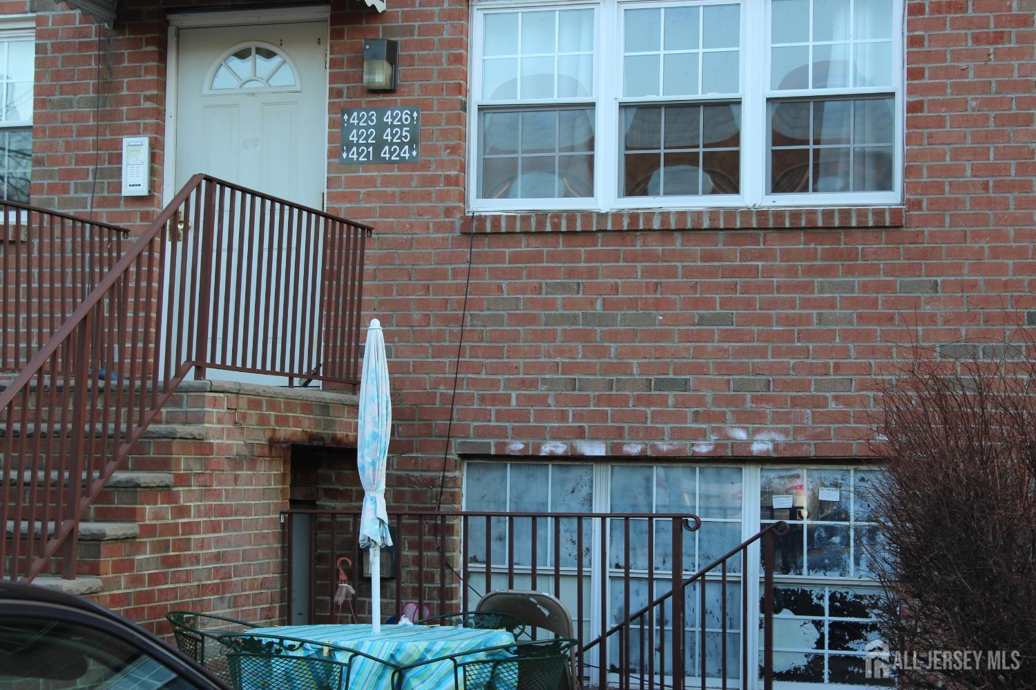 421 College Drive — photo