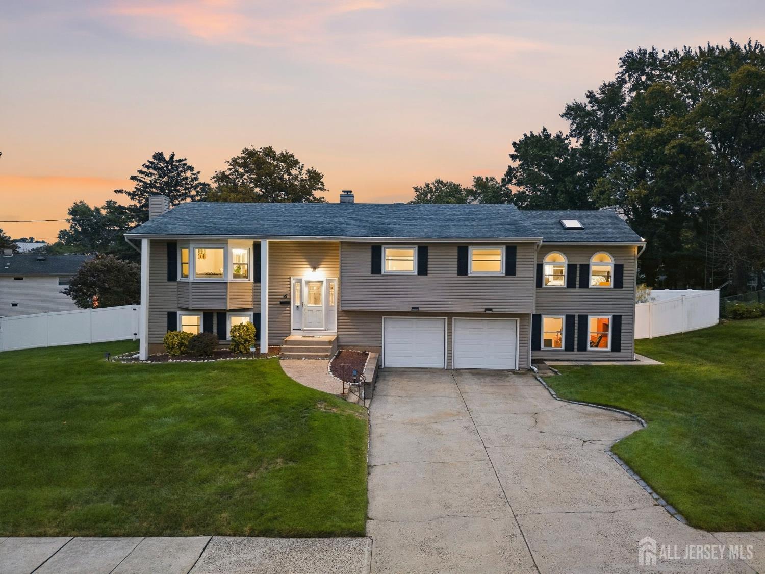 6 Sherry Road — photo