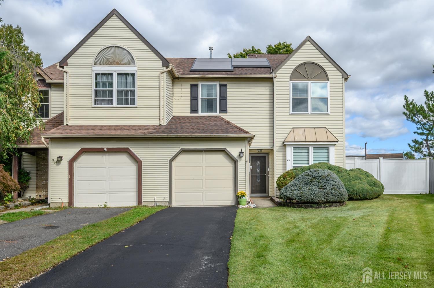 27 Longbrook Lane — photo