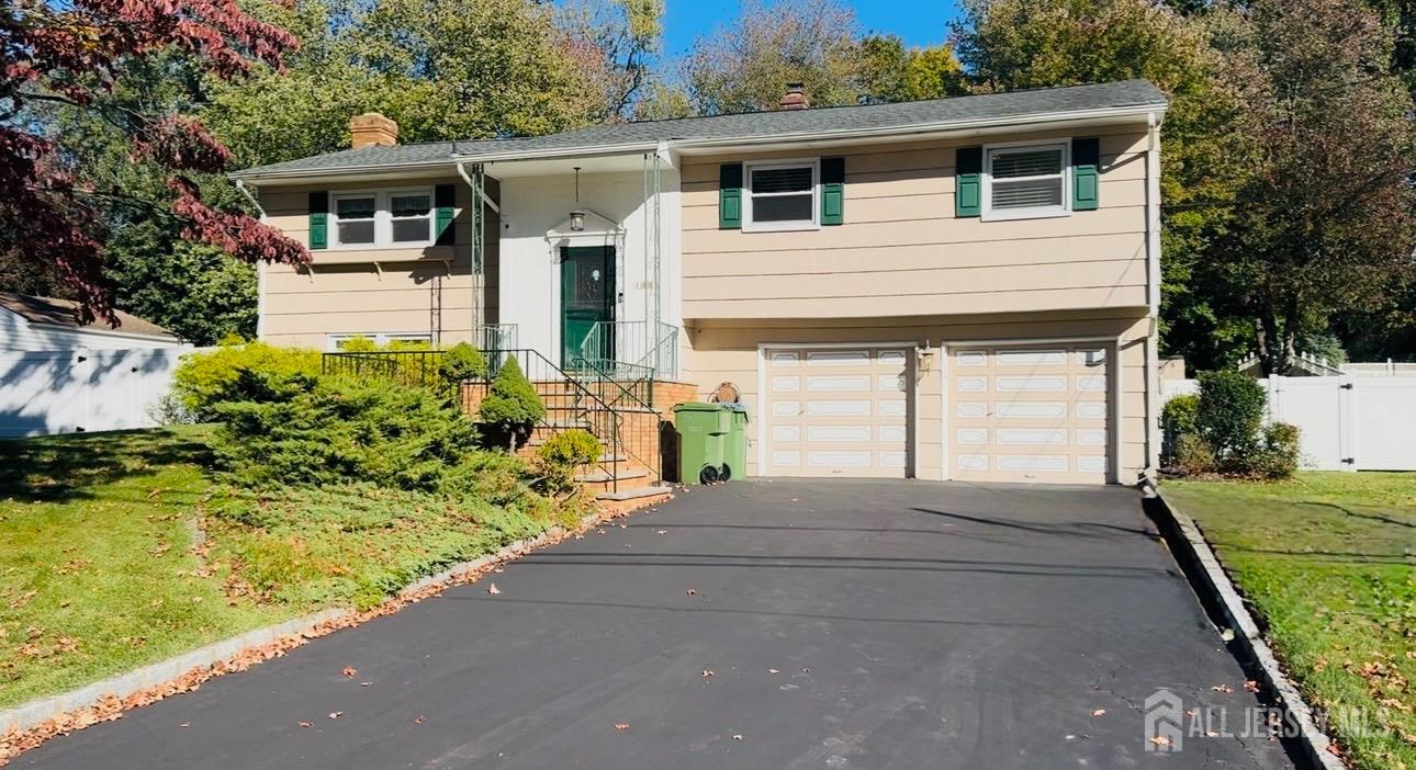 33 Mary Ellen Drive — photo