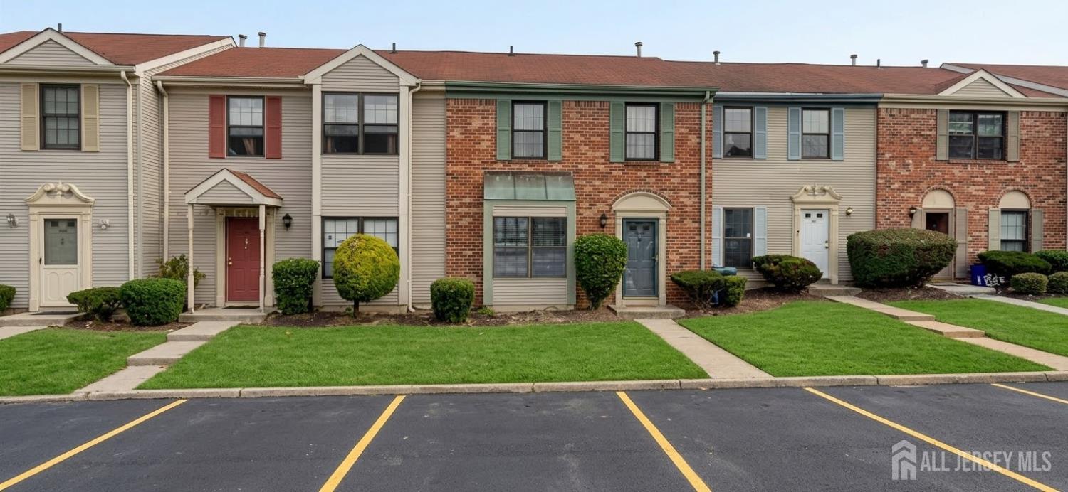 534 Norwich Court — photo