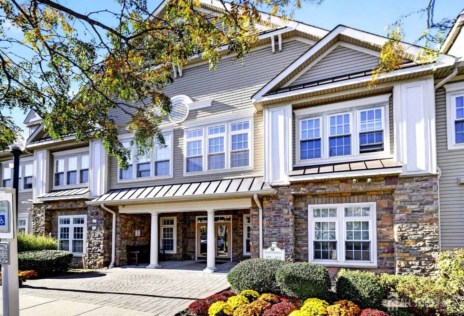5205 Cedar Village Boulevard — photo