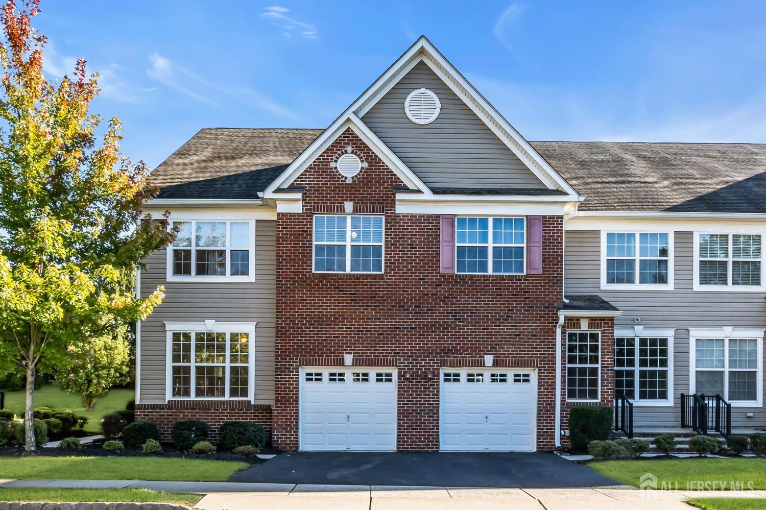2464 Canterbury Lane — photo
