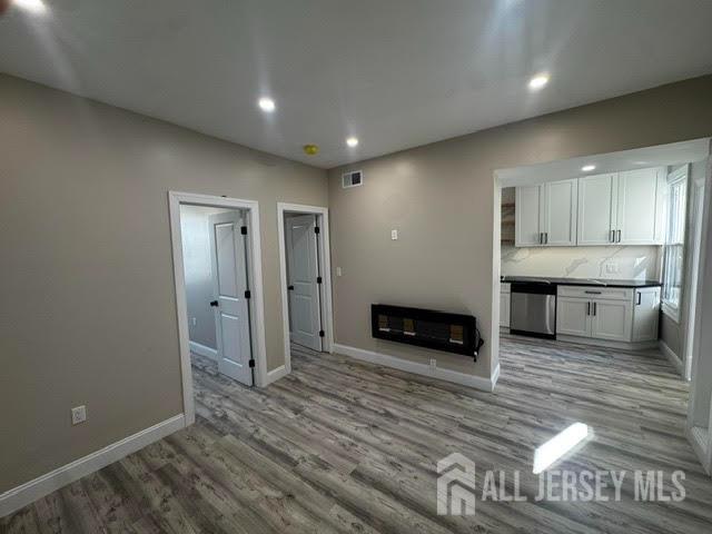 40-2F E 15 Street — photo