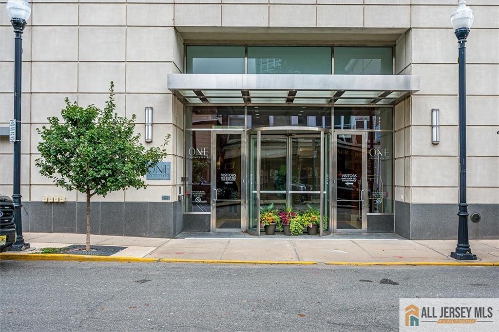 1 Spring Street 1405 — photo