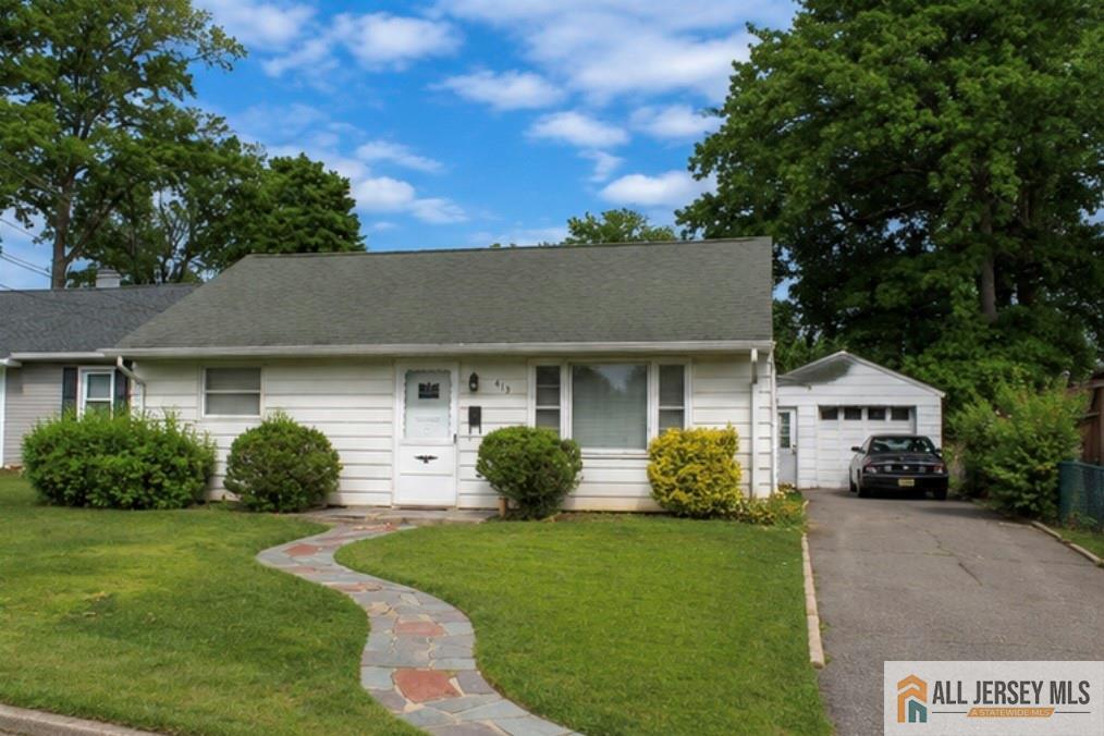 413 Belgrade Street — photo