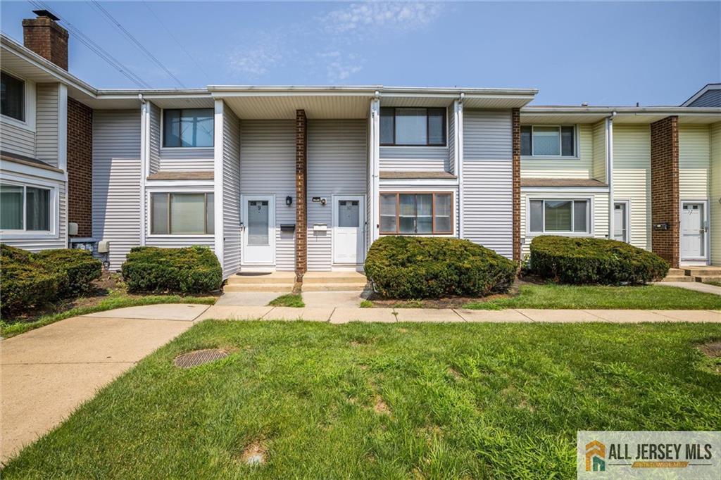 10 Quincy Circle L-10 — photo