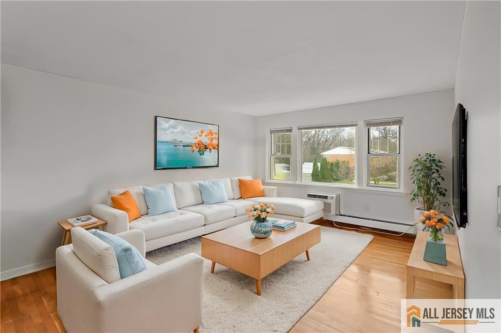 132 The Orchard L — photo
