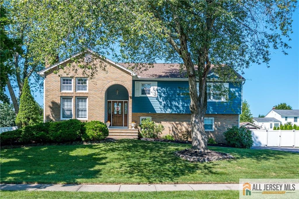 2 Jay Court — photo