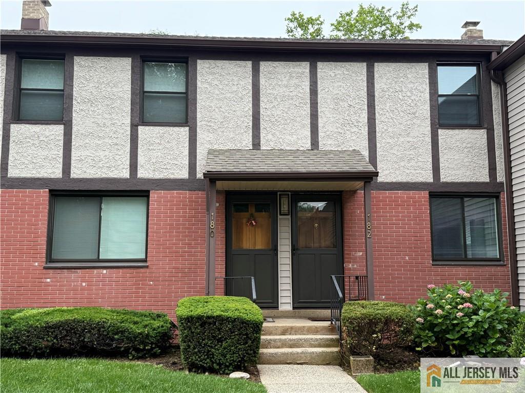 182 Newman Street 2309 — photo