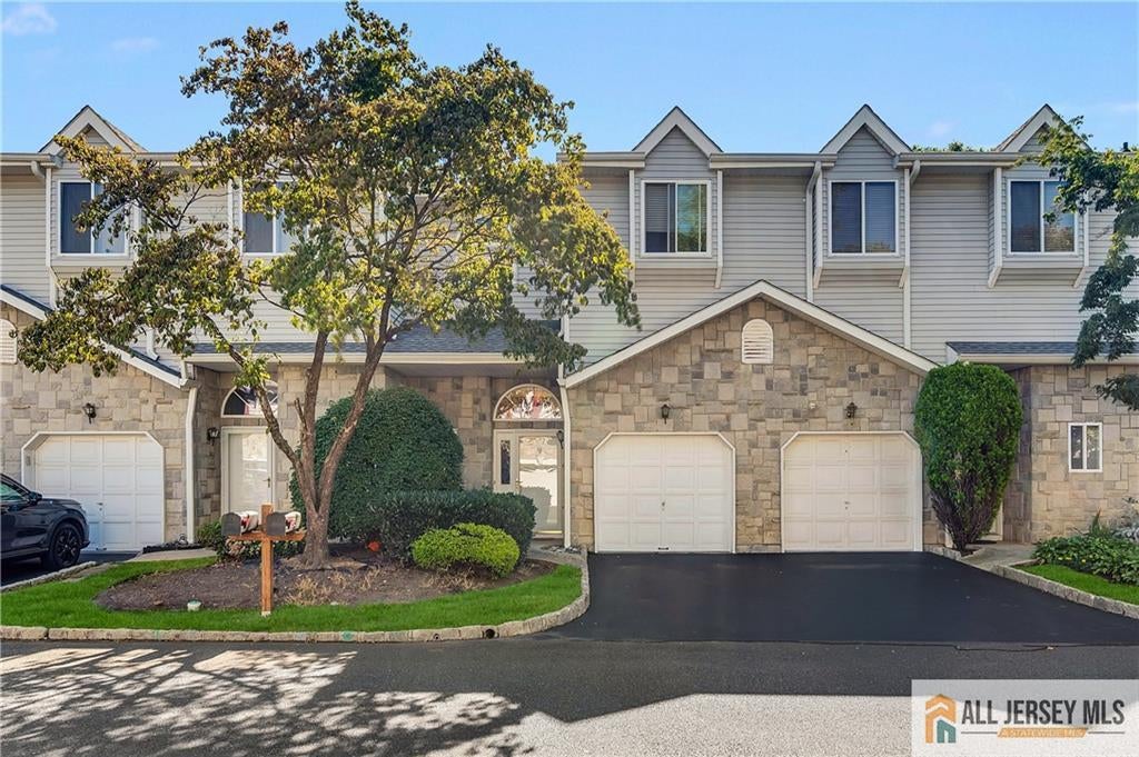 24 Catherine Court 266 — photo