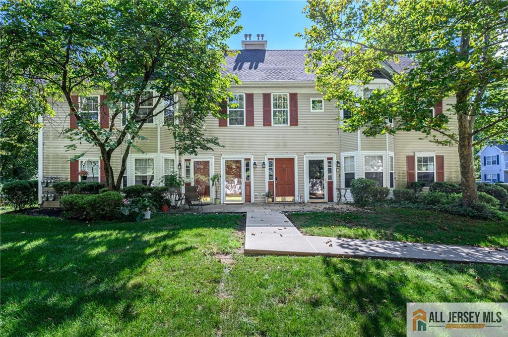 60 Waugh Court — photo