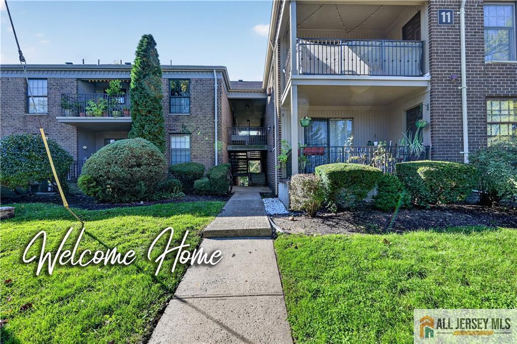 323 Gills Lane #11T — photo