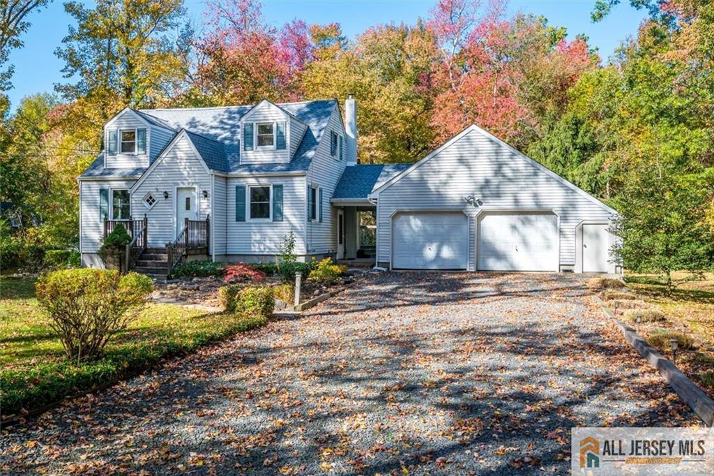 97 Fresh Ponds Road — photo