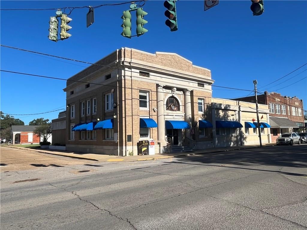 305 N Main Street — photo