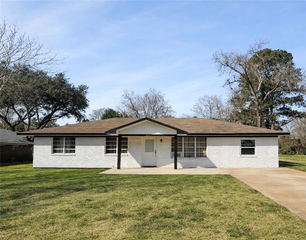 1810 Roscommon Drive — photo