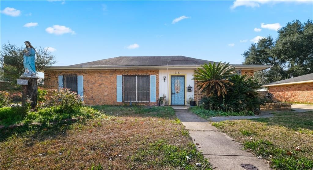 2127 Memorial Drive — photo