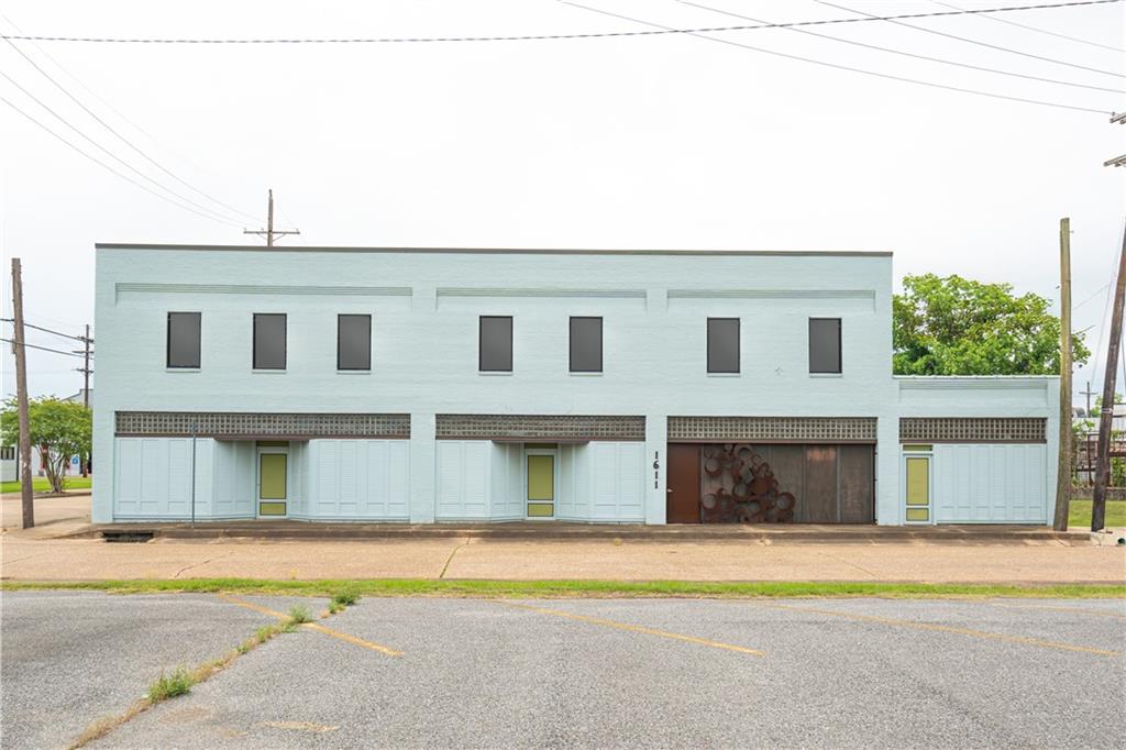1611 Washington Street — photo