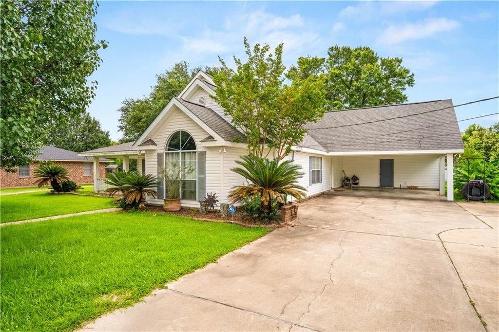 484 Spring Bayou — photo