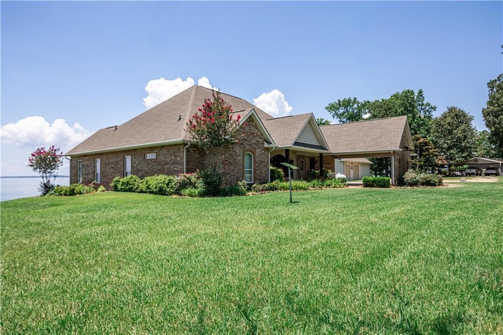124 Glen Oaks Drive — photo