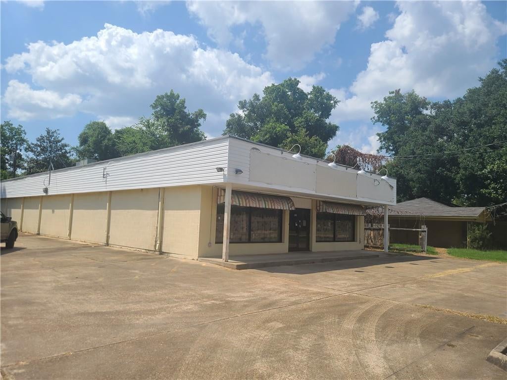 5620 Jackson Street — photo