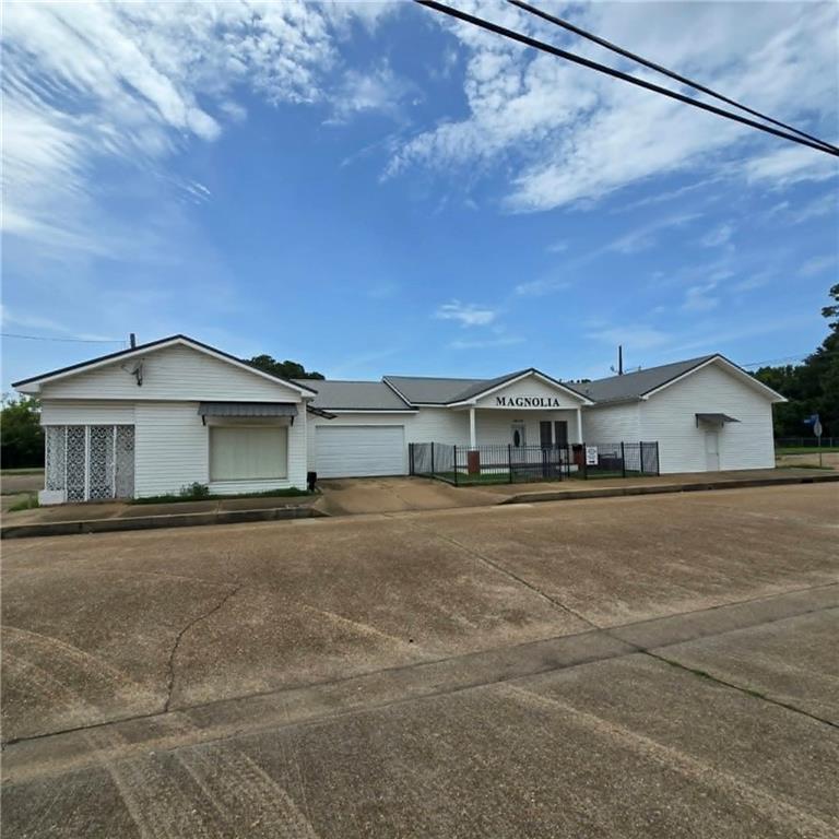 1604 Magnolia Street — photo