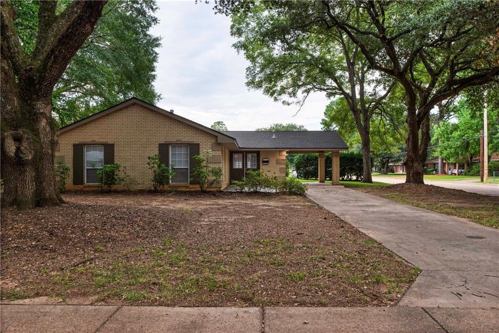 740 Highpoint Court — photo