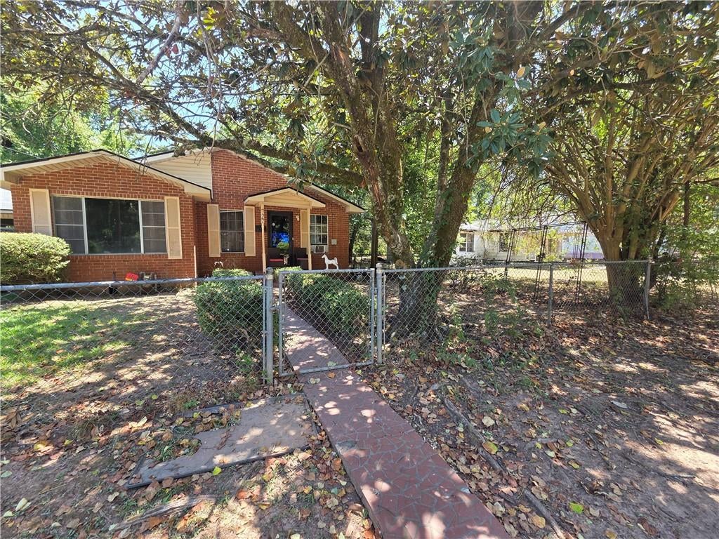 727 Douglas Street — photo