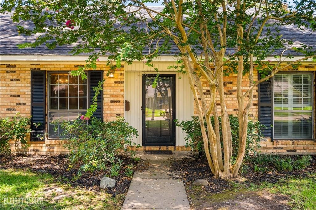 511 Sweetbriar Drive — photo