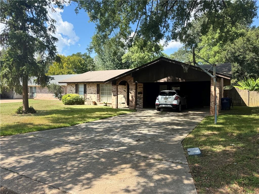 600 Garland Road — photo