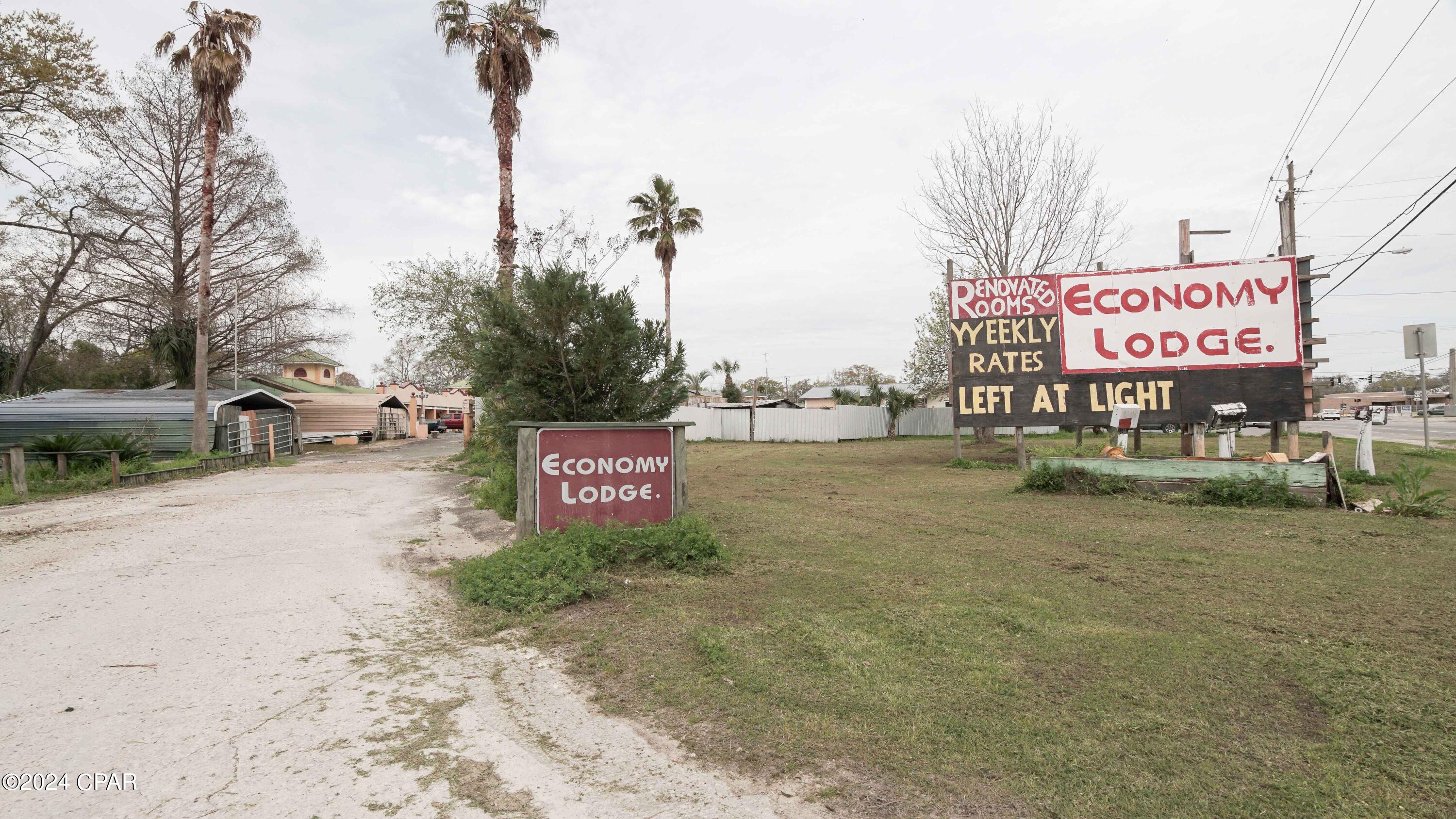 114 W Highway 90 — photo