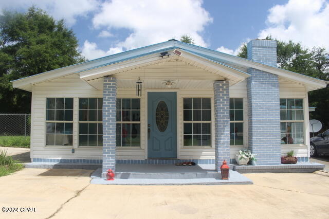 4583 Dickson Road — photo