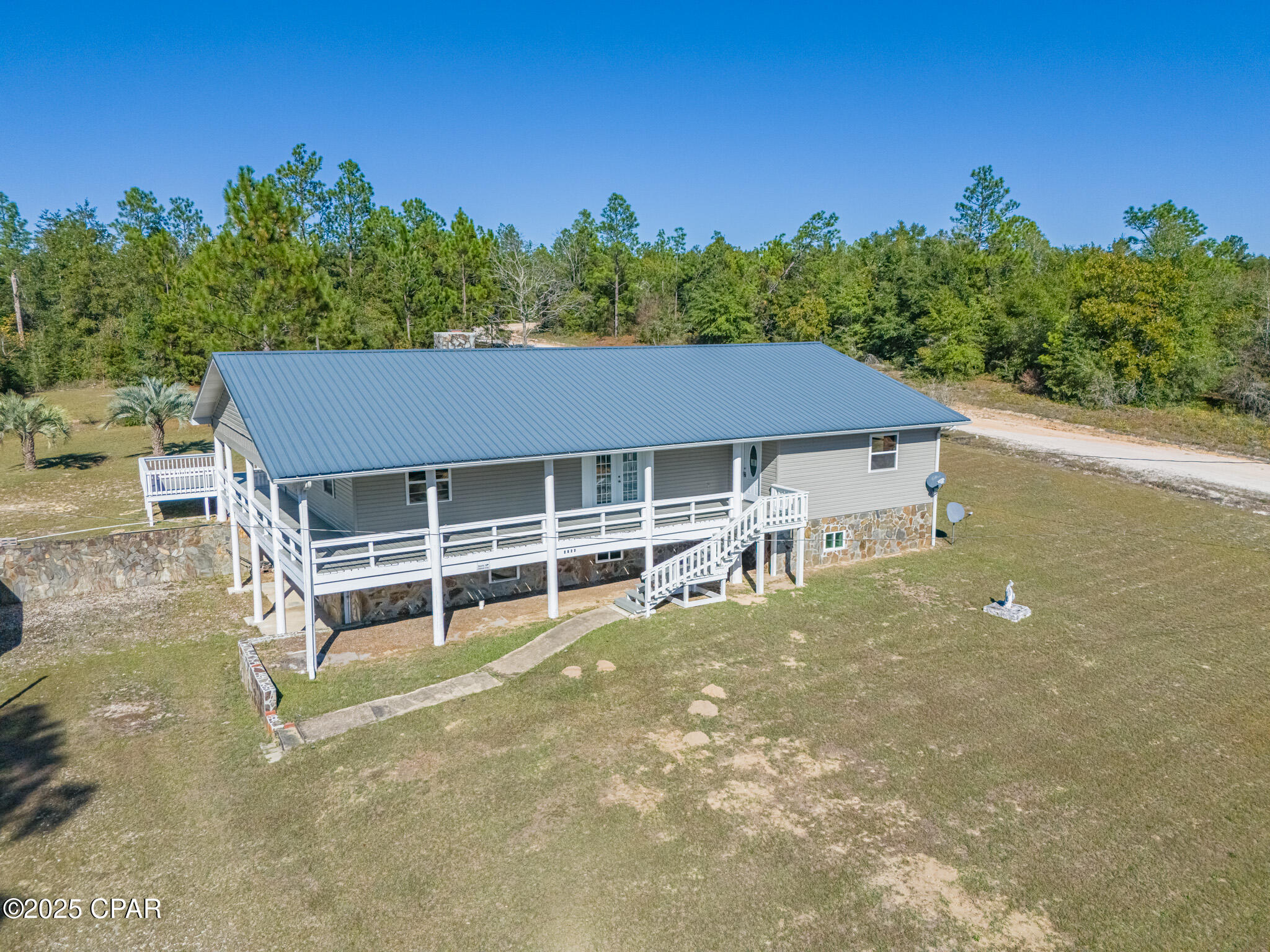 2672 W Laurel Drive — photo