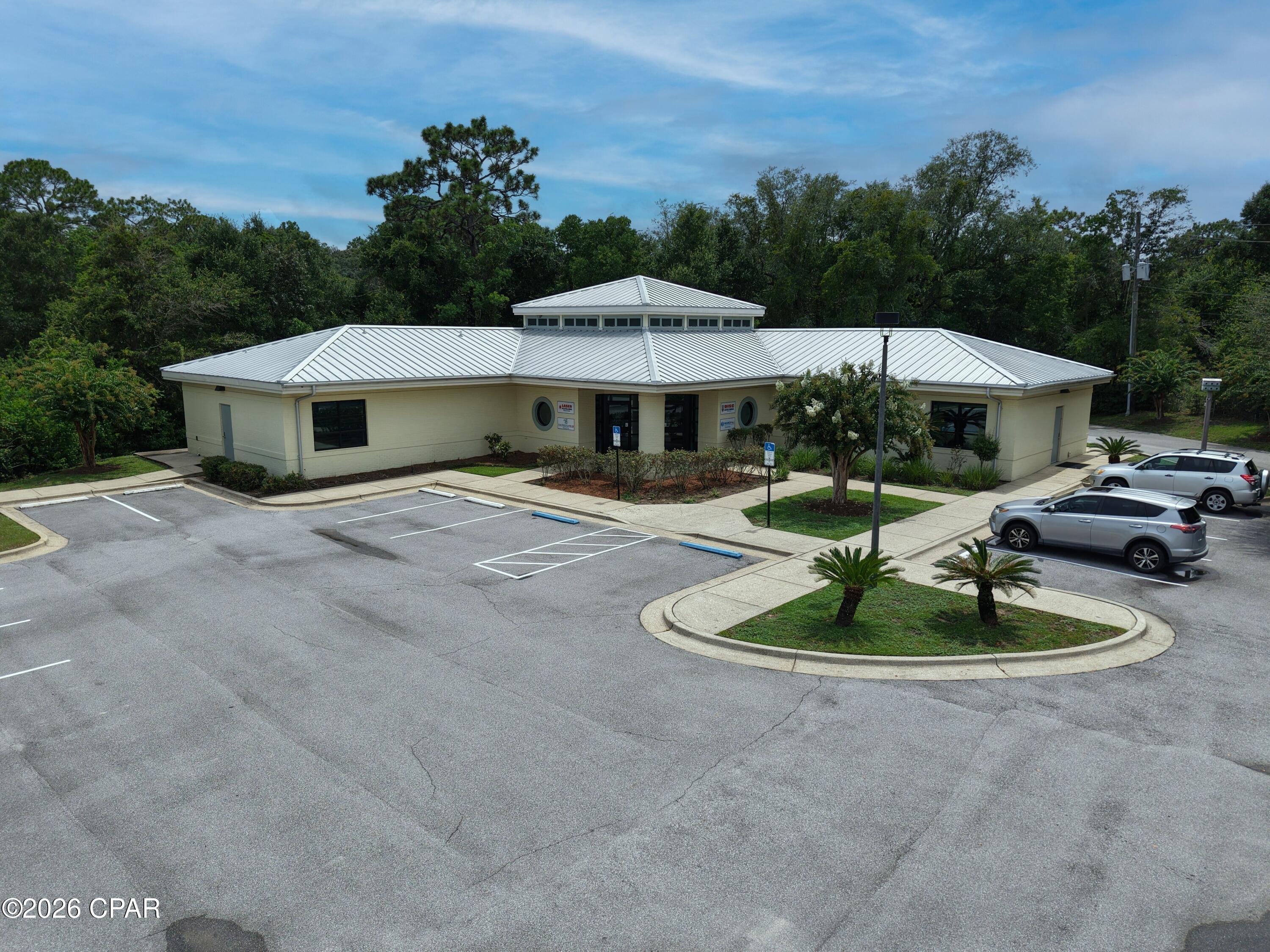 1421 E 9 Mile Road — photo