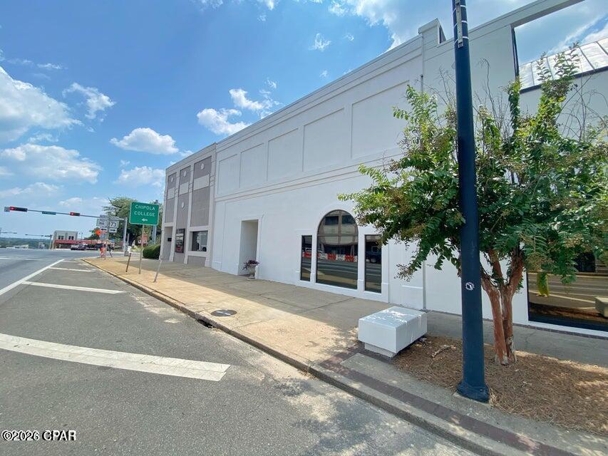 4431 Lafayette Street — photo