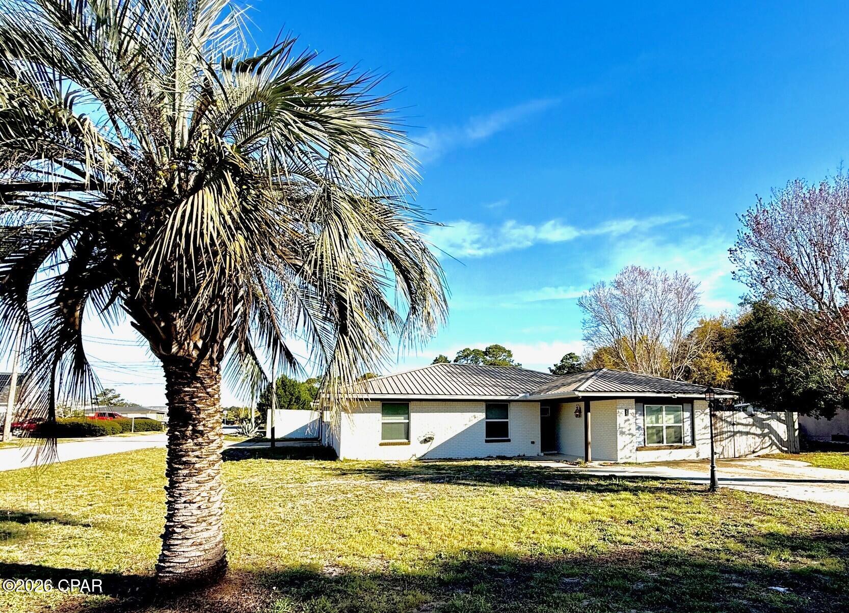 201 Armstrong Circle — photo
