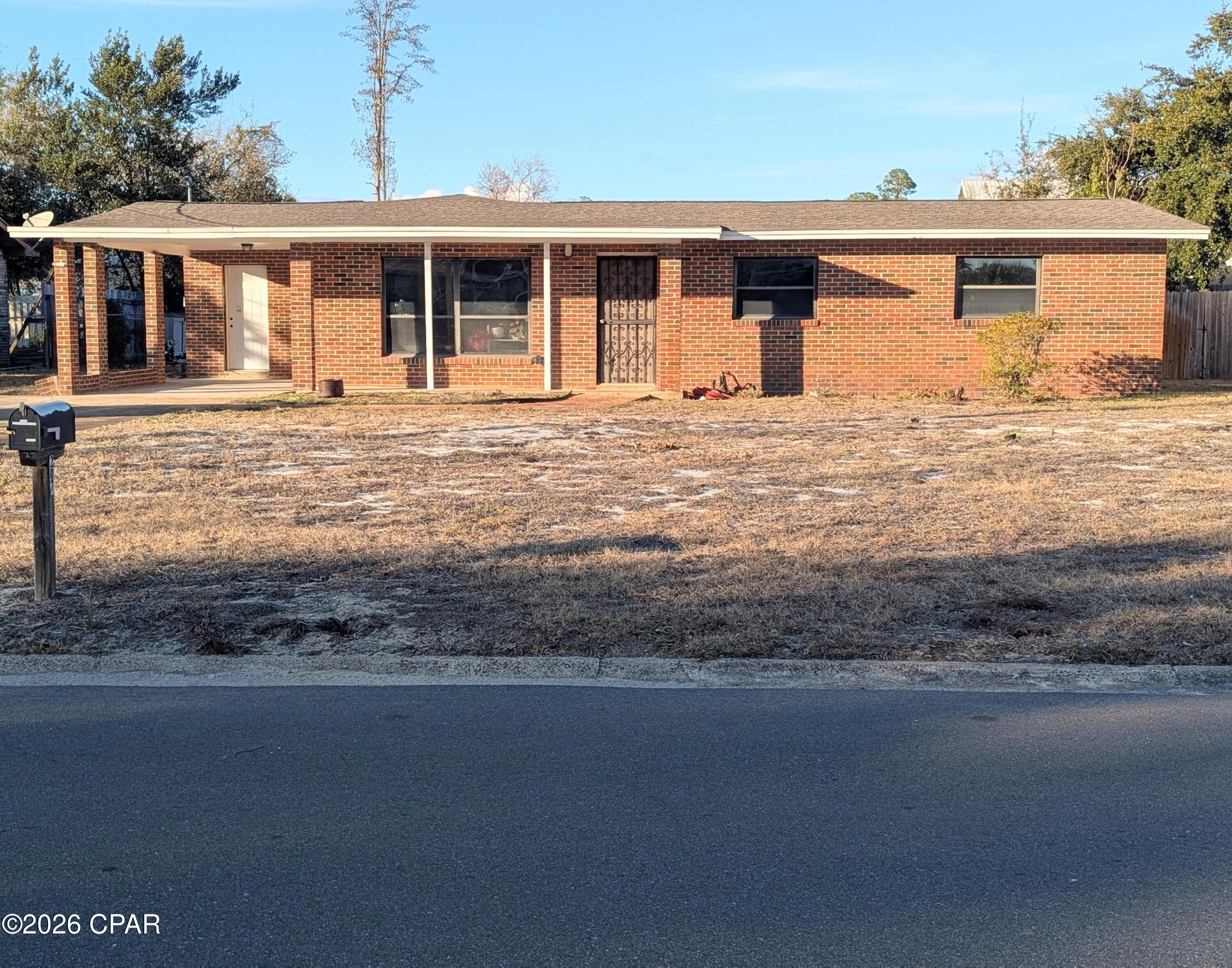 207 Greenwood Drive — photo