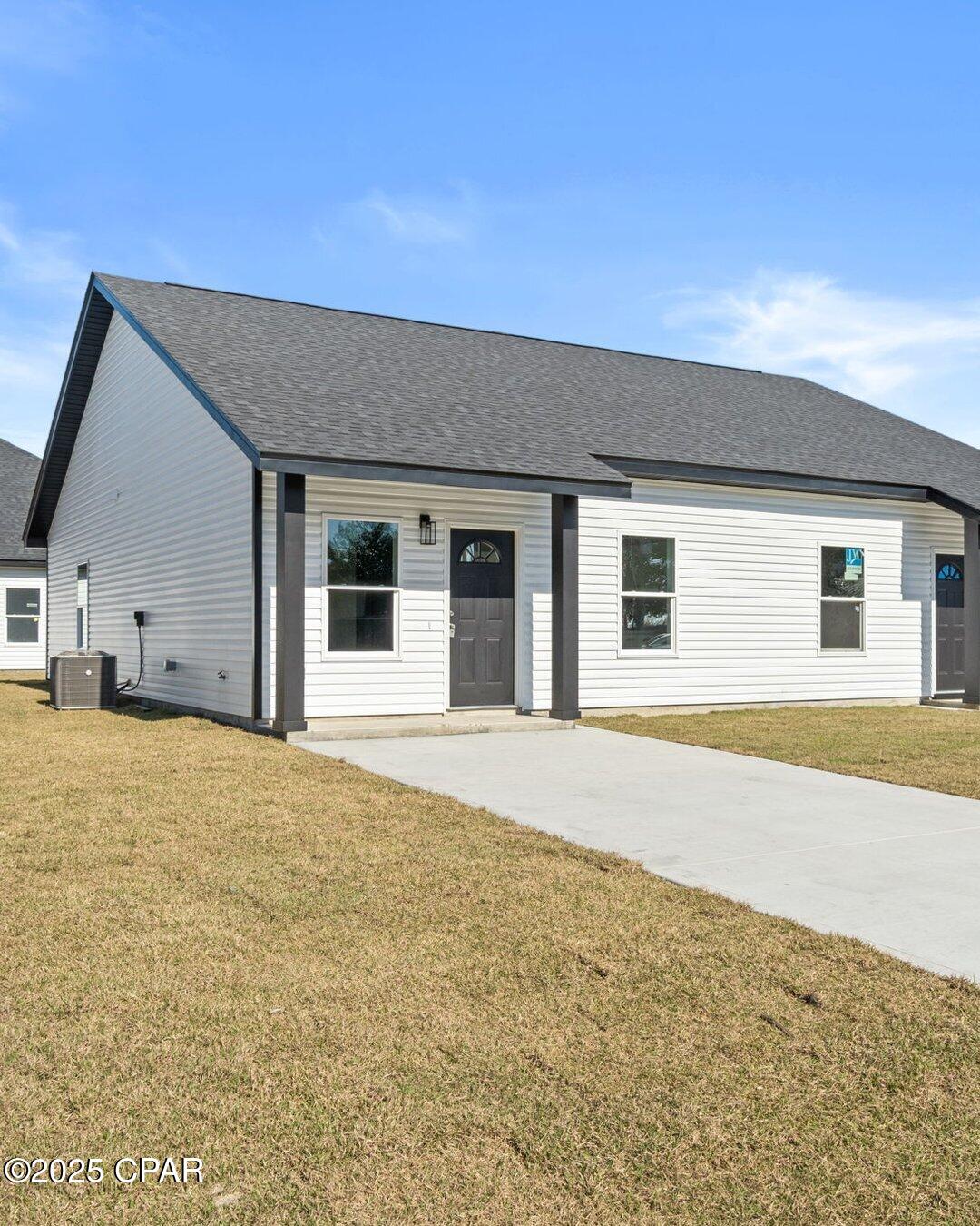 3205 E 2nd Place — photo