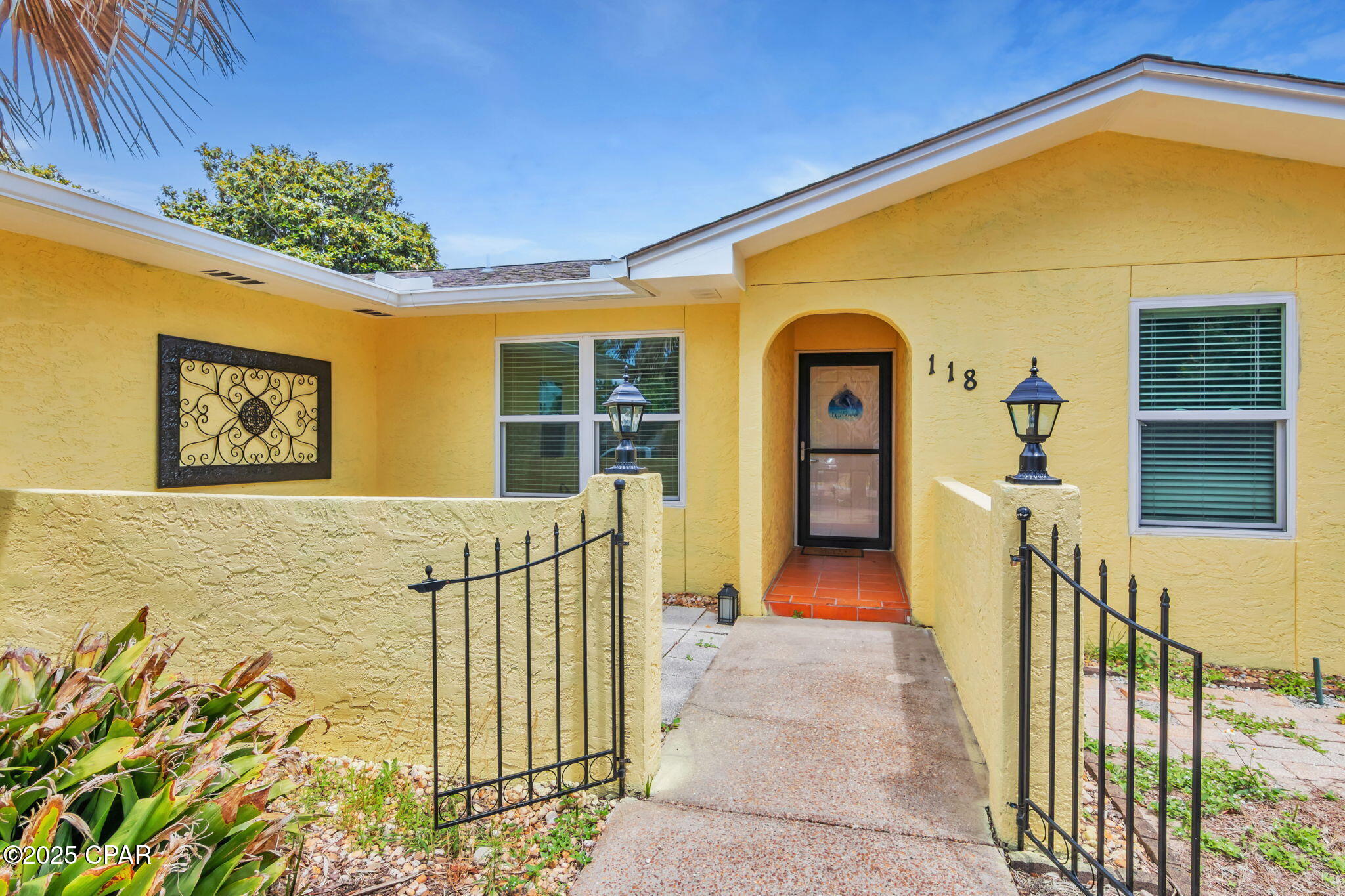 118 Lakeside Circle — photo