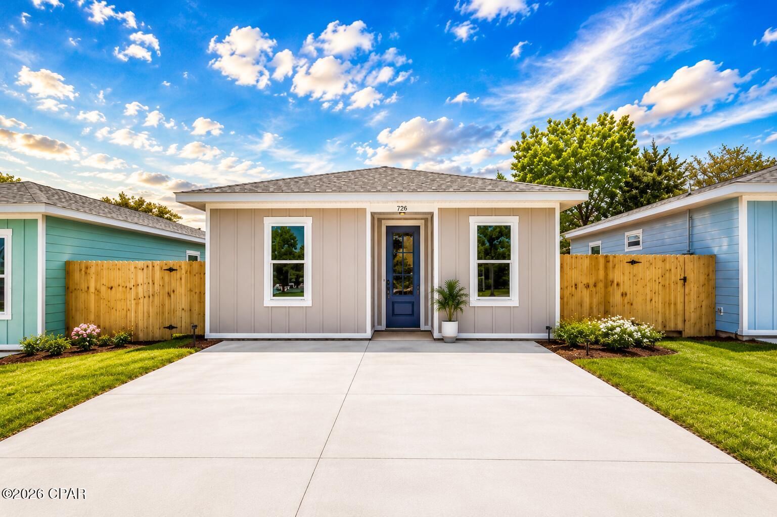 726 Gulf View Drive — photo
