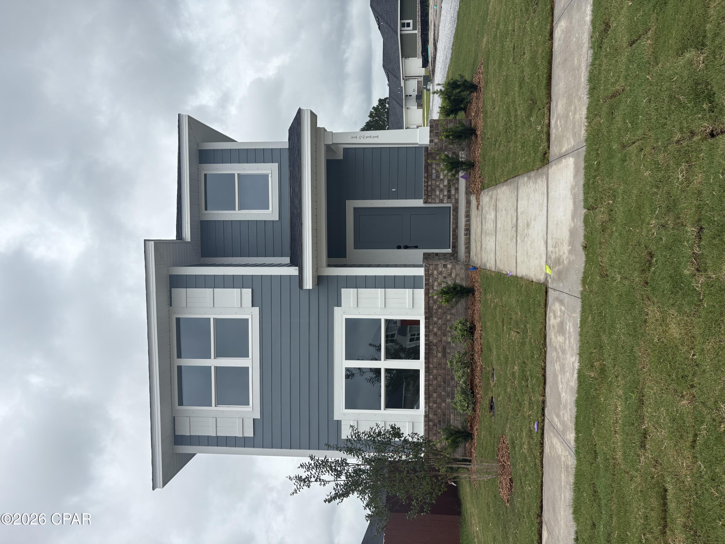 1211 Seafoam Street — photo