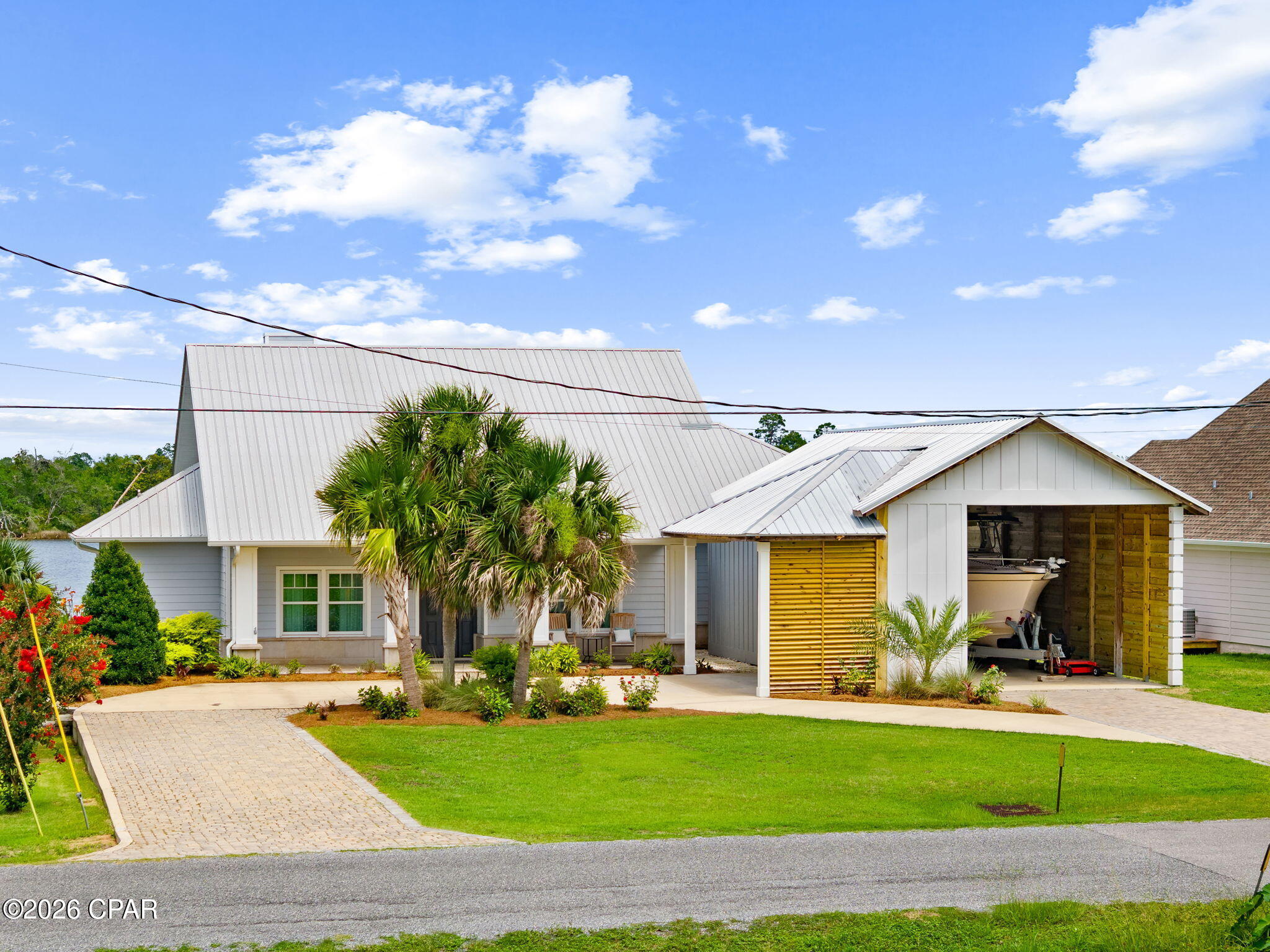 1023 N Bay Drive — photo