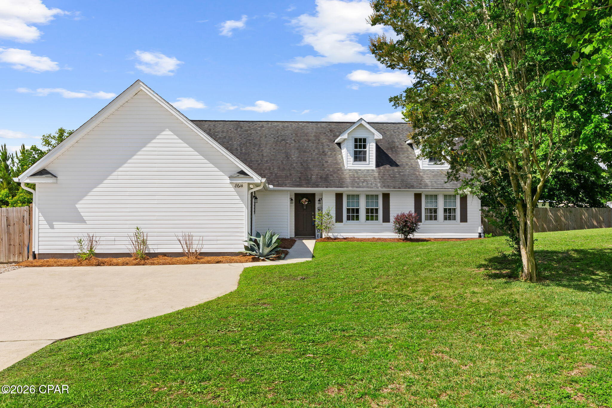 8614 Wood Circle — photo